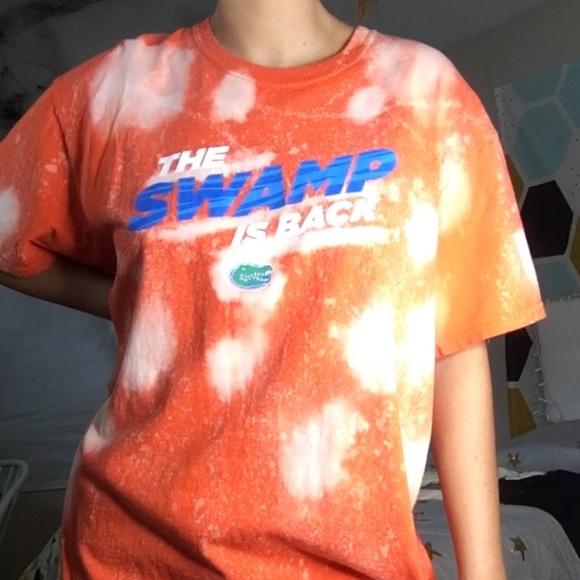 FL GATORS BLEACH DYED T SHORT FOR GAME DAY 💚 - Picture 4 of 5